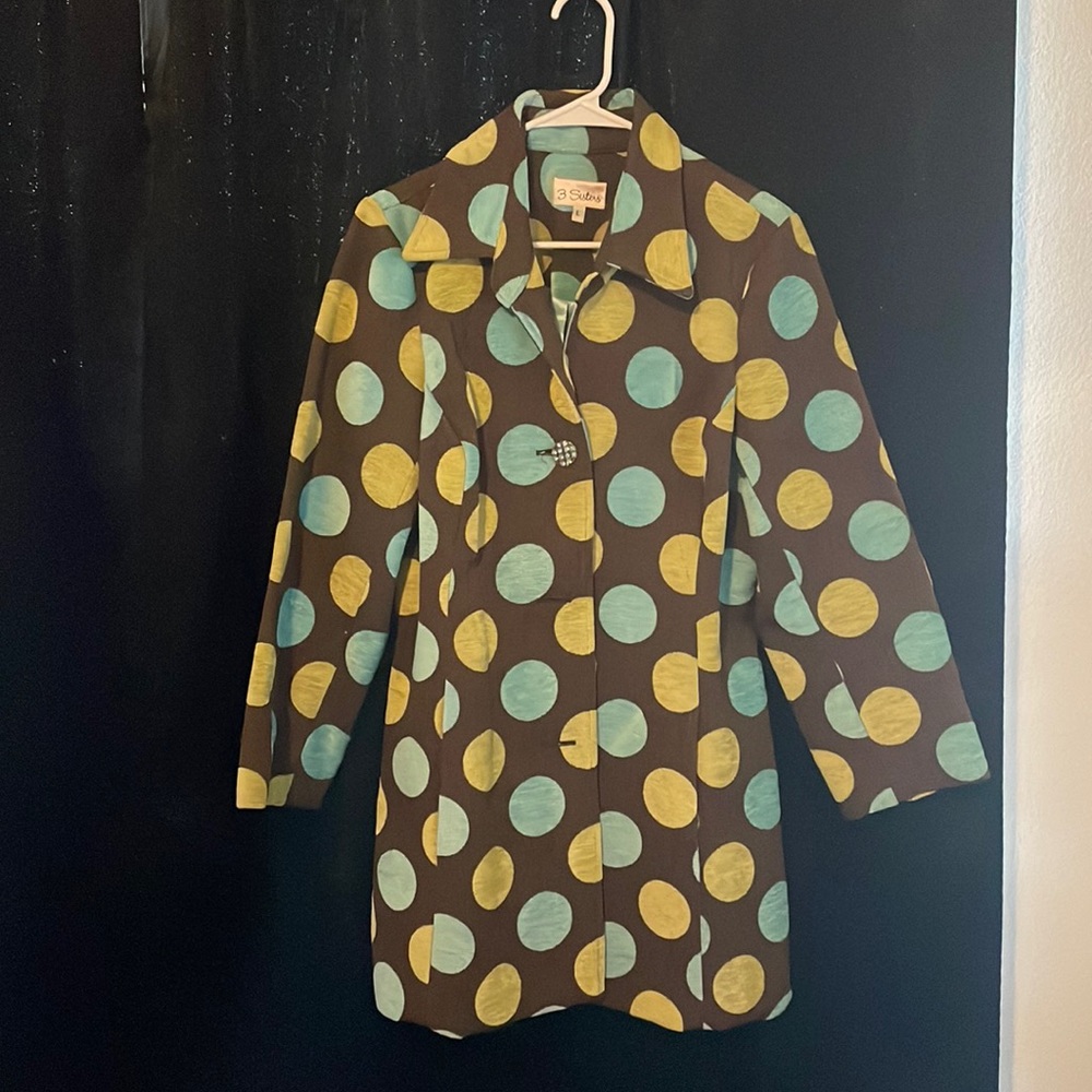 3 sister long polka dot coat